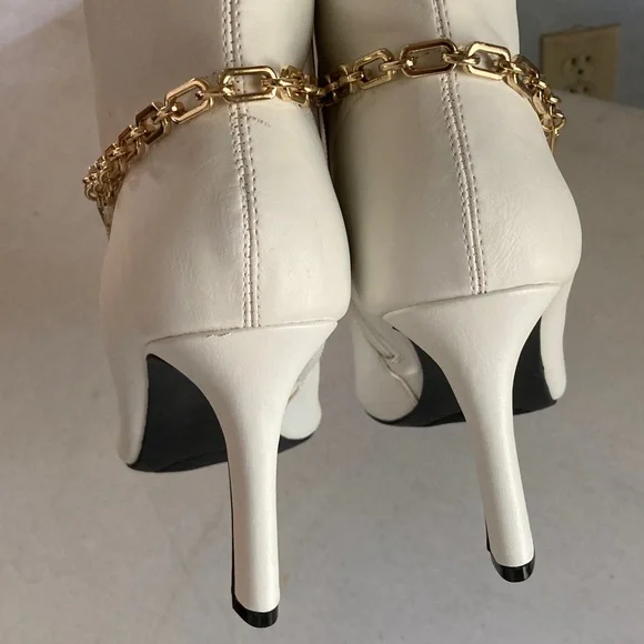 Juicy Couture White Heeled Boots with Gold Accent - Picture 4 of 8